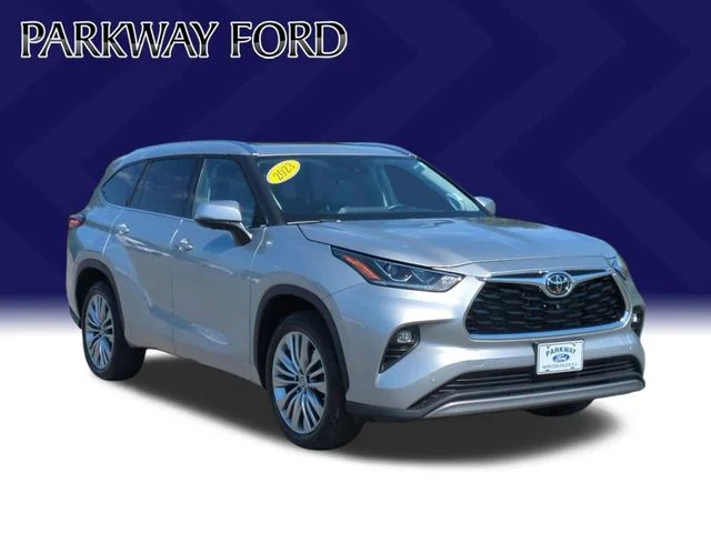 Used 2023 Silver Toyota Platinum image 7
