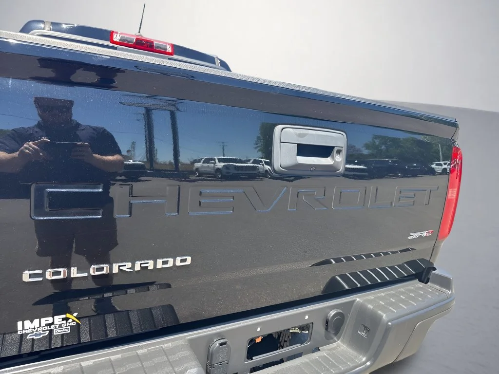 Used 2022 Black Chevrolet ZR2 image 31