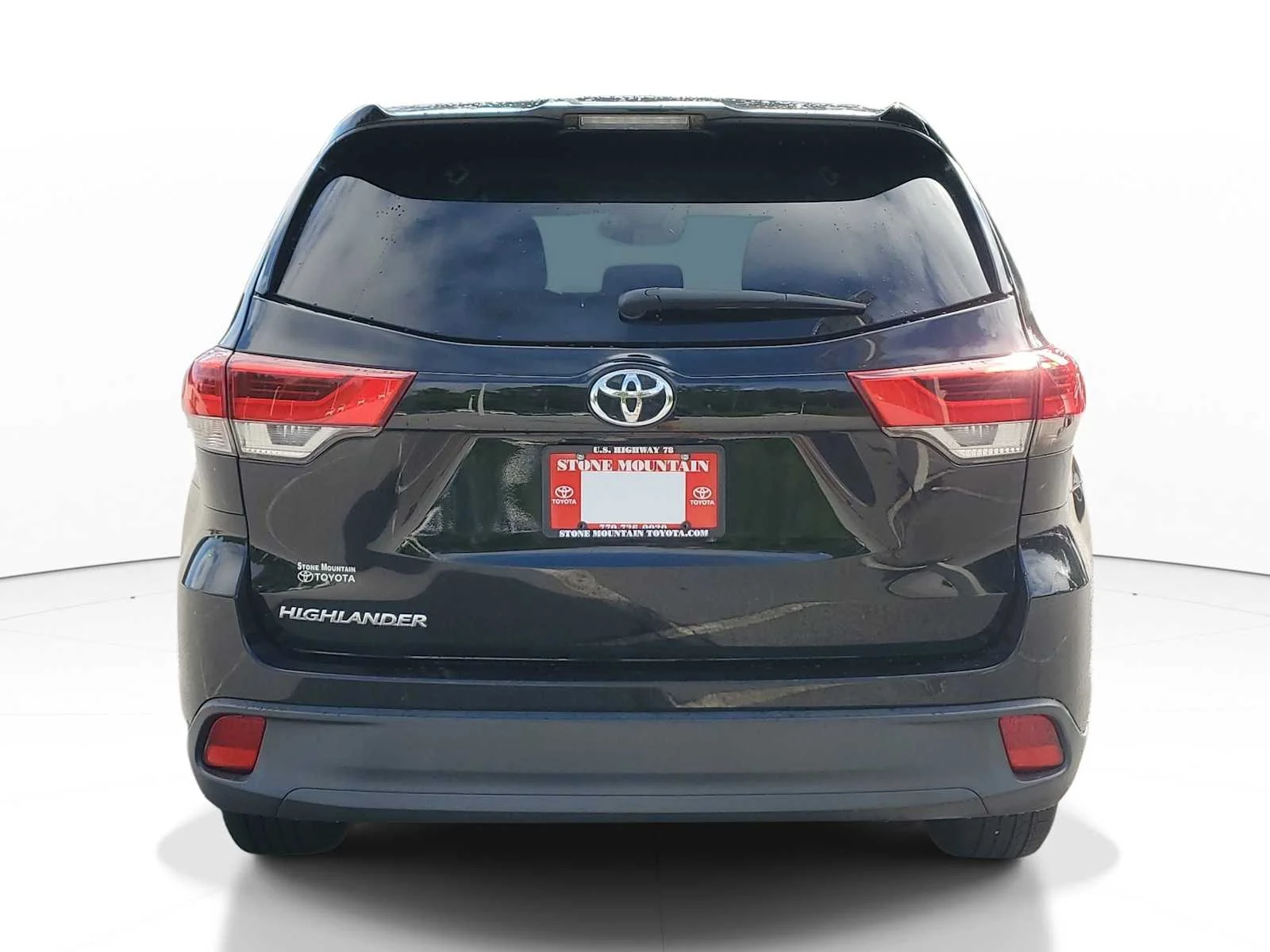 Used 2019 Midnight Black Metallic Toyota LE image 5