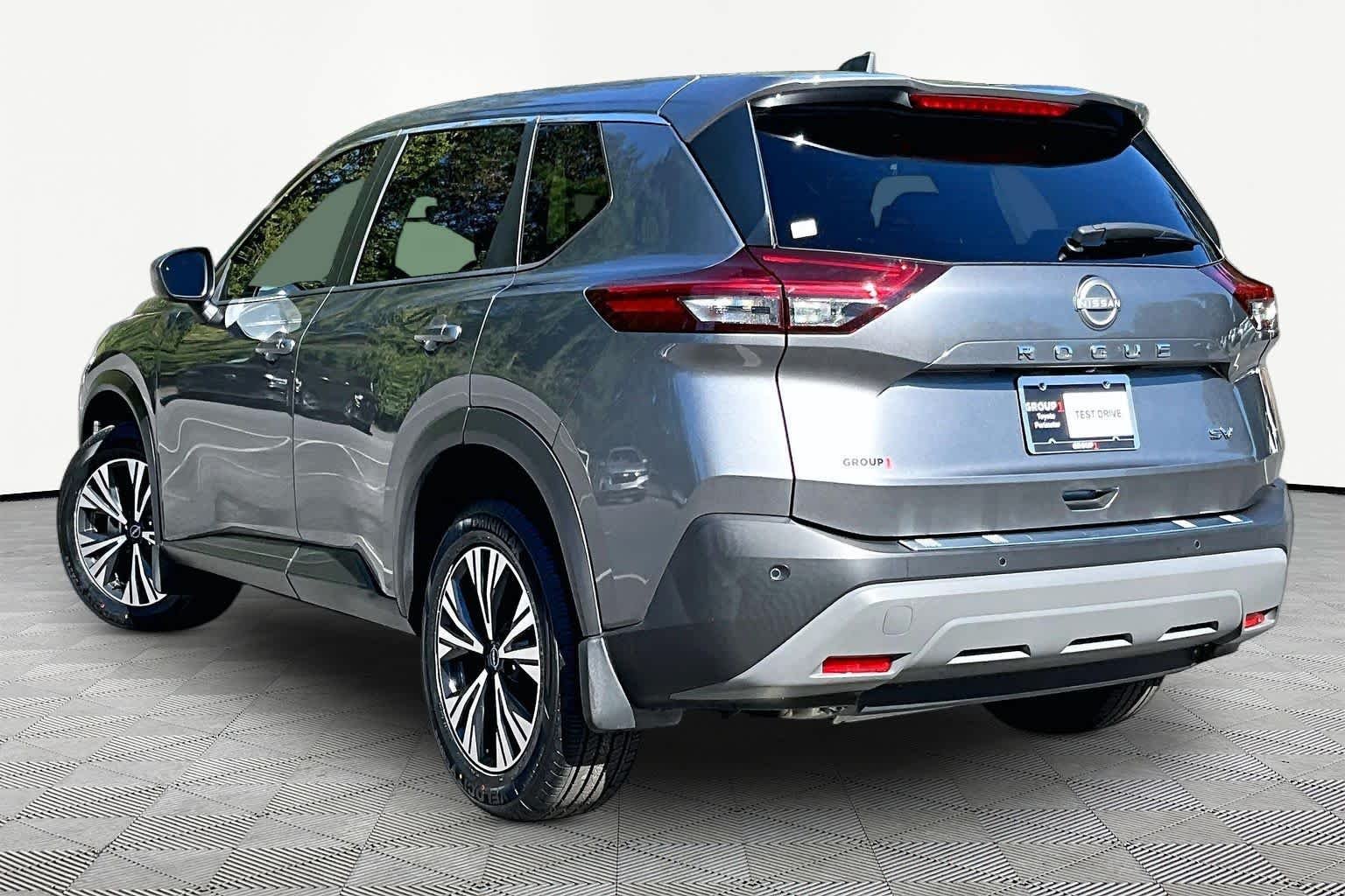 Used 2023 Gun Metallic Nissan SV image 12