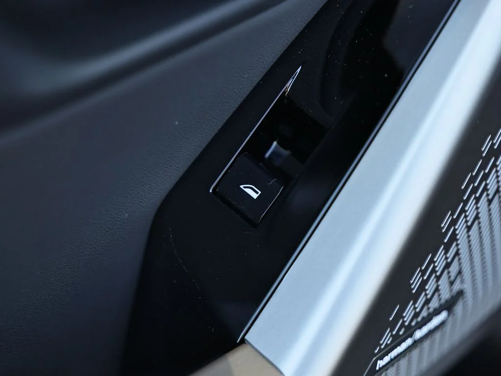 New 2027 Dark Graphite Metallic BMW 530i image 23