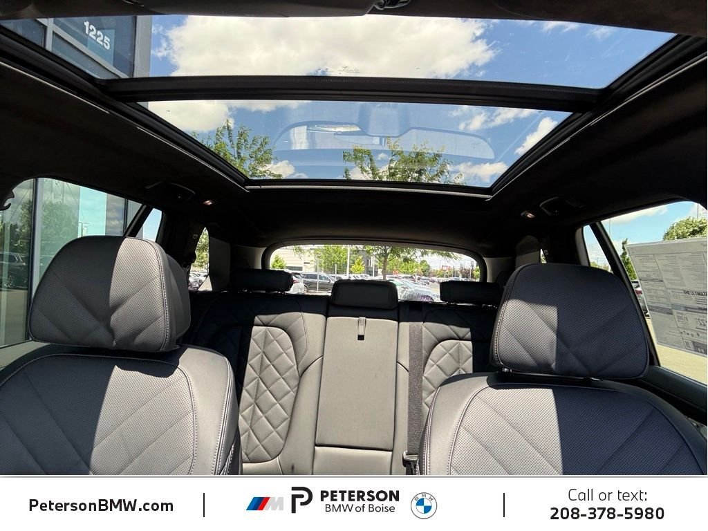New 2026 Black Sapphire Metallic BMW xDrive50e image 40