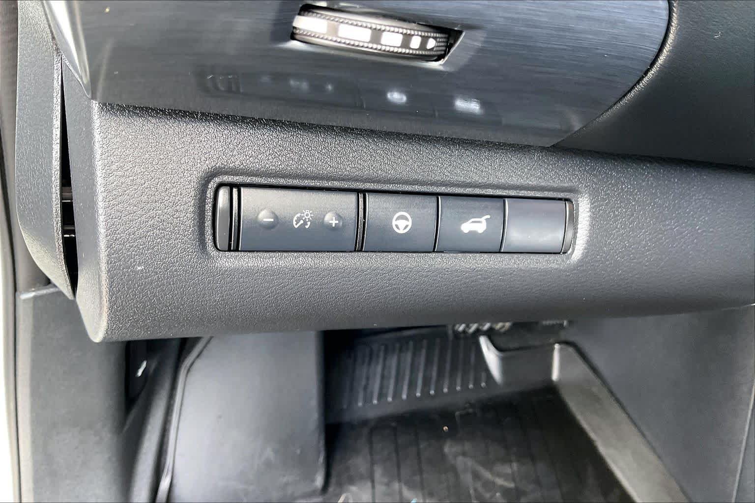Used 2025 Glacier White Nissan Rock Creek image 14