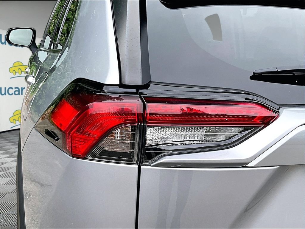Used 2022 Silver Toyota LE image 31