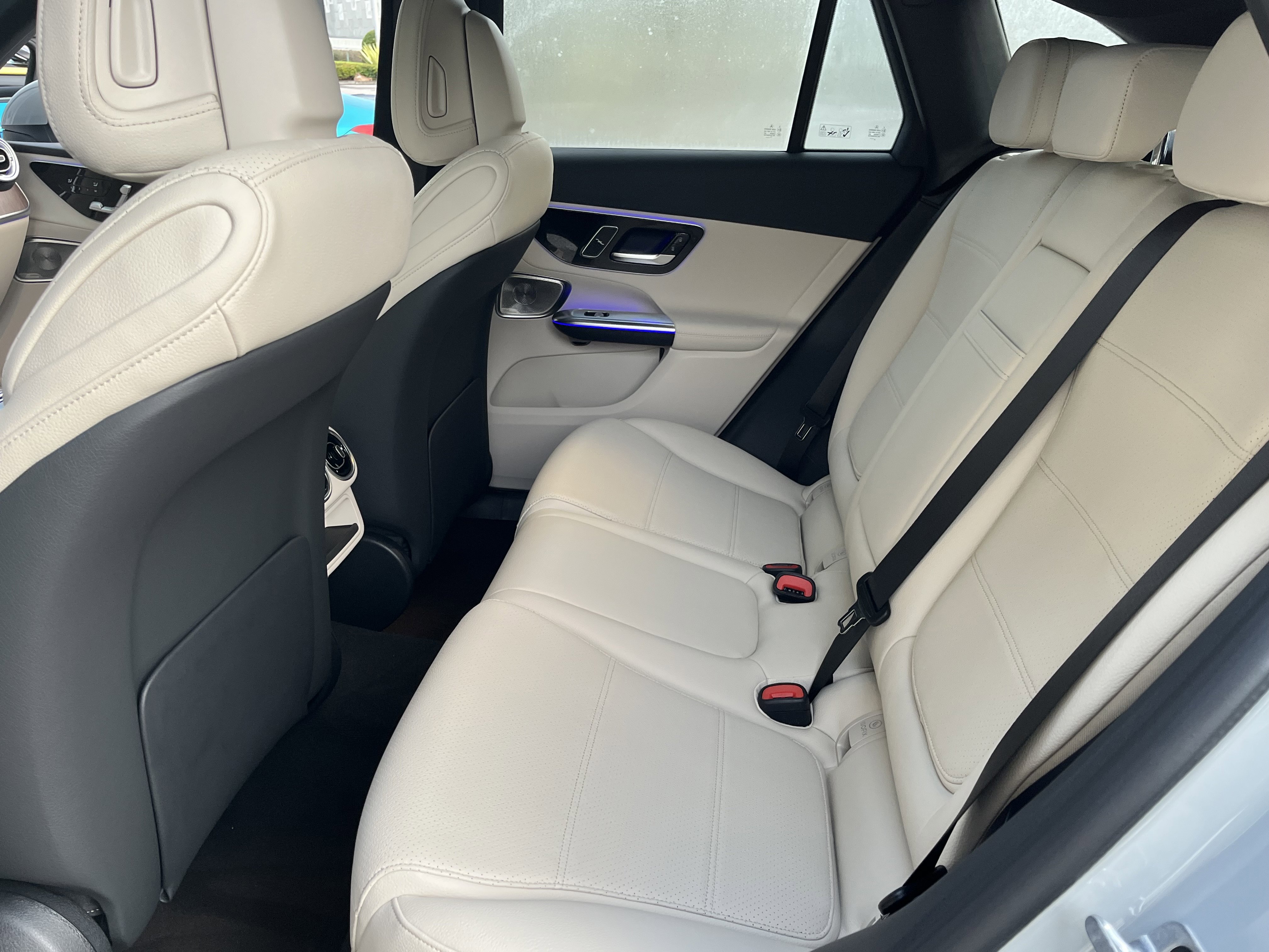 New 2026 MANUFAKTUR Alpine Grey Mercedes-Benz GLC 300 image 17