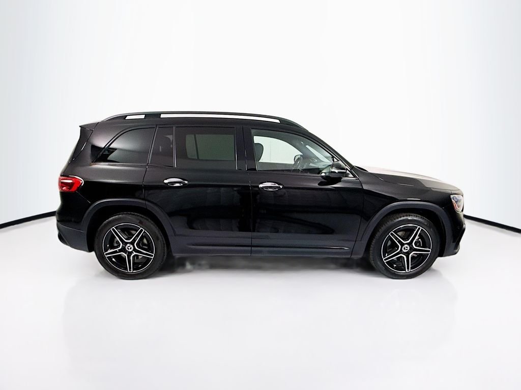 Used 2025 Night Black Mercedes-Benz GLB 250 image 4
