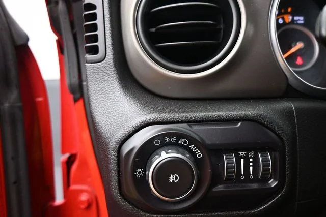 Used 2018 Red Jeep Unlimited Sport S image 23