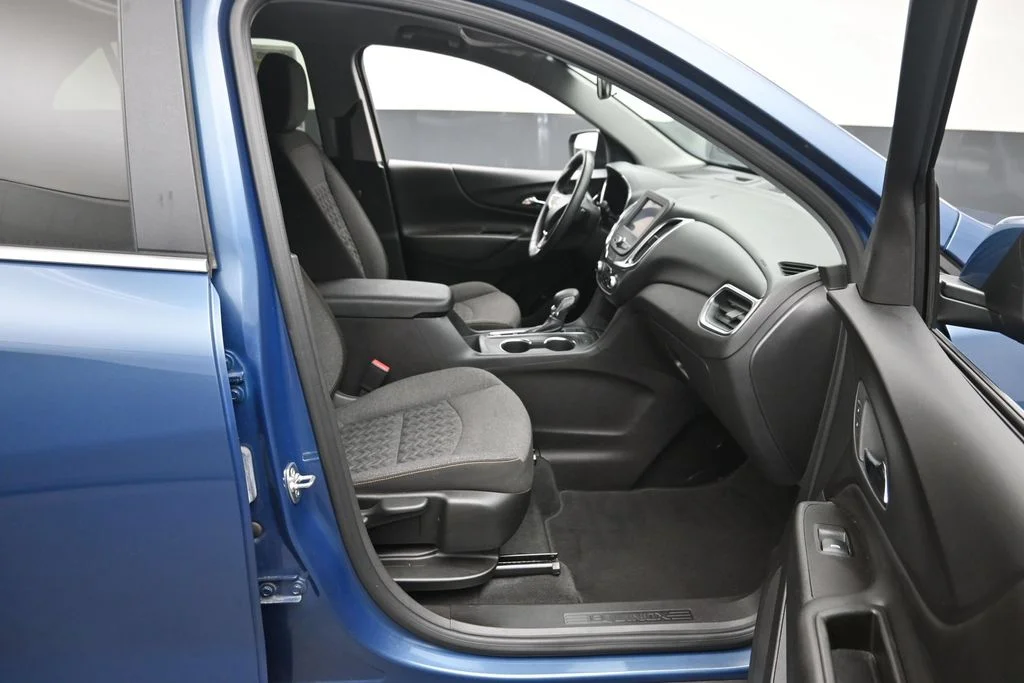 Used 2024 Blue Chevrolet LT image 9
