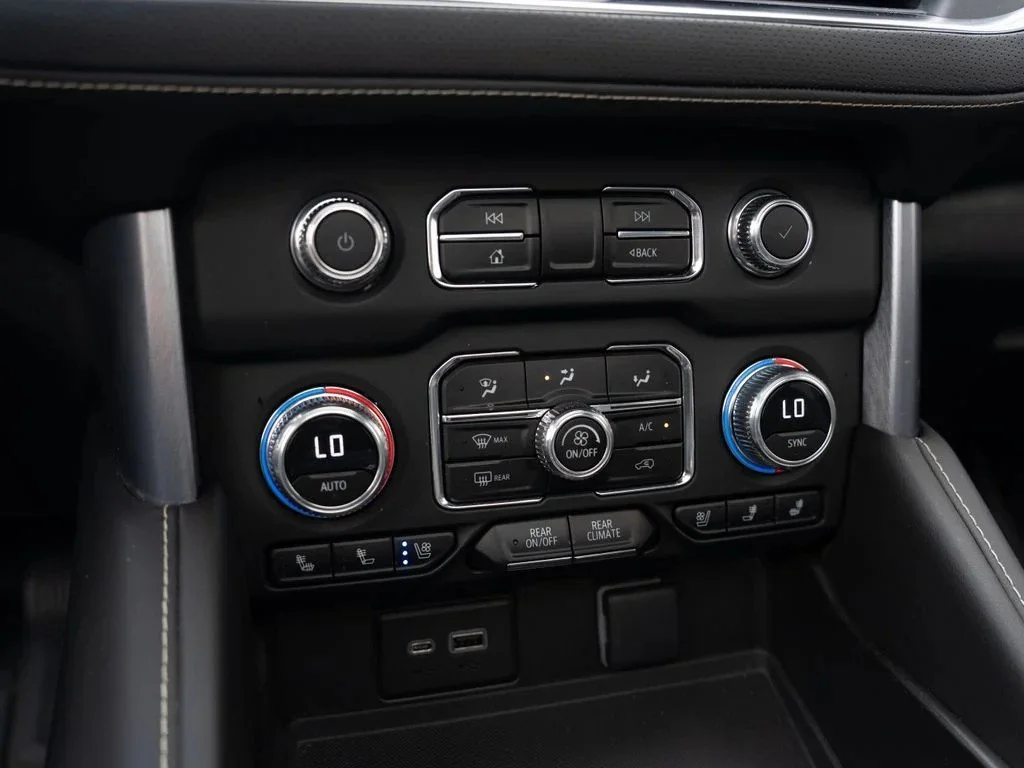 Used 2023 STERLING METALLIC GMC SLT image 28