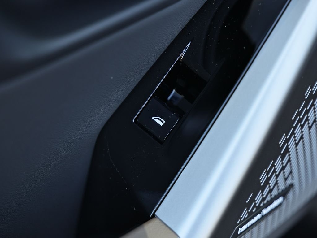 New 2027 Dark Graphite Metallic BMW 530i image 23