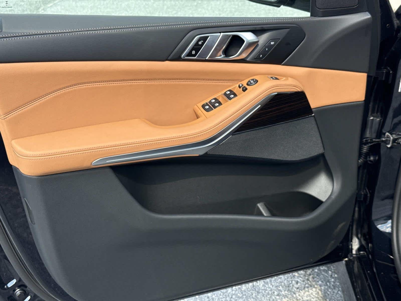 New 2026 Carbon Black Metallic BMW xDrive40i image 26