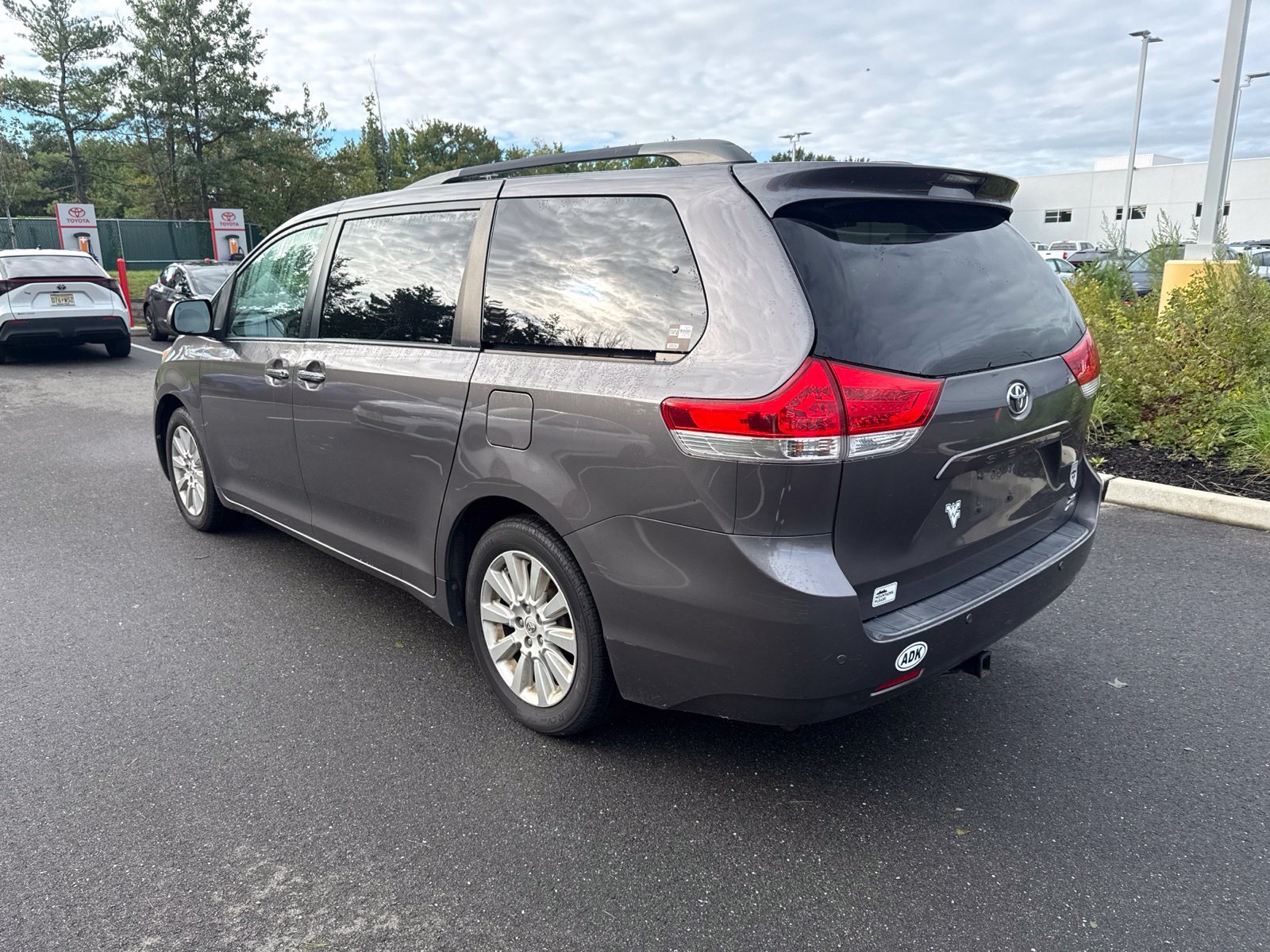 Used 2014 Gray Toyota XLE image 8