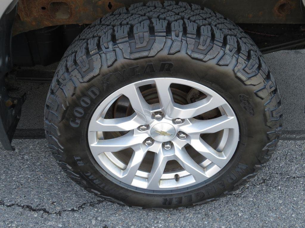 Used 2022 Steel Metallic Chevrolet LT image 14