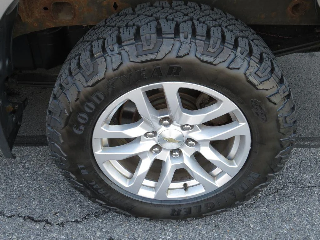 Used 2022 Steel Metallic Chevrolet LT image 14