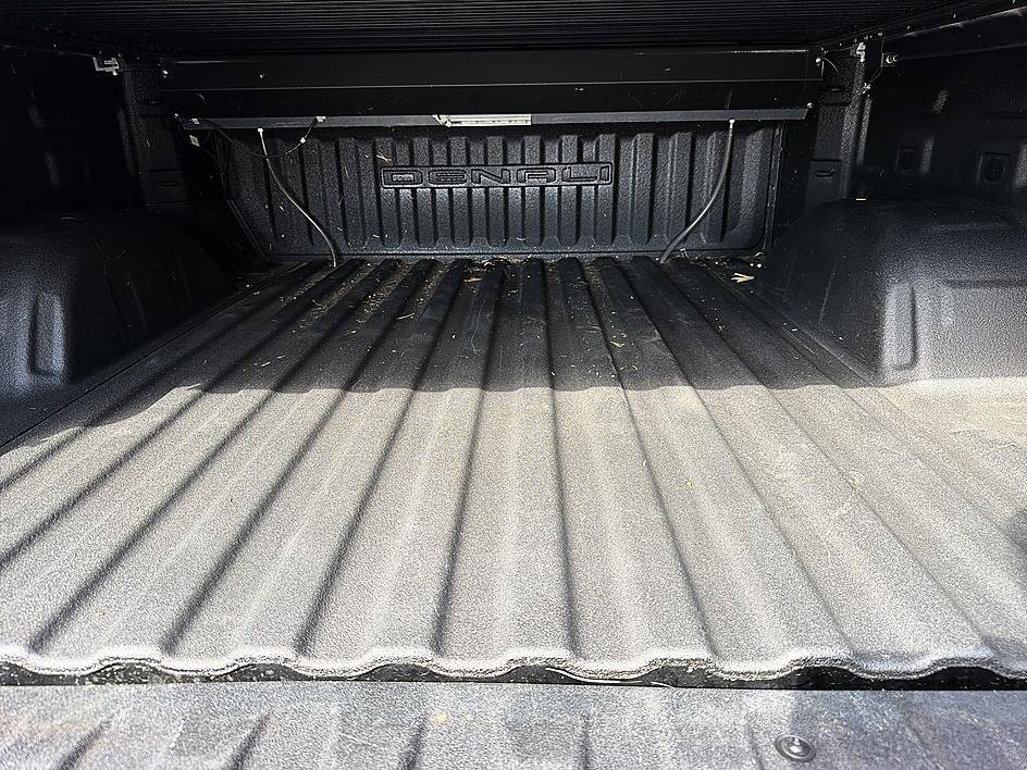 Used 2023 Onyx Black GMC Denali image 21