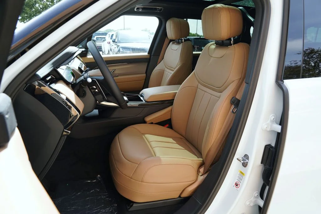 Used 2026 White Land Rover SE image 13