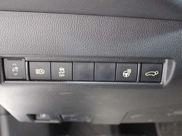 Used 2021 Blizzard Pearl Toyota XLE image 13