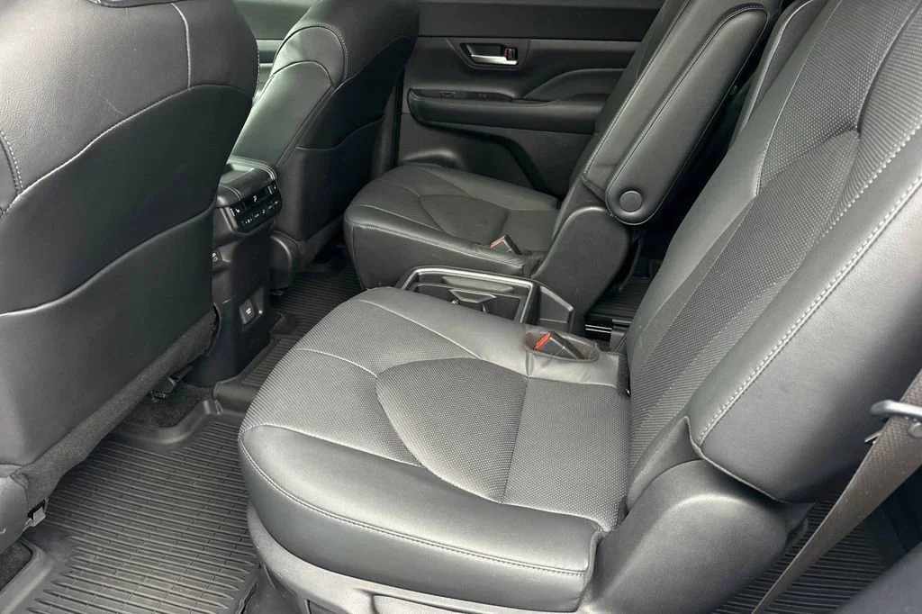 Used 2024 Pearl Toyota XLE image 12