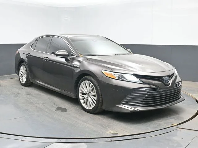Used 2018 Brown Toyota XLE image 1