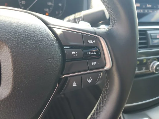 Used 2021  Honda Sport image 18