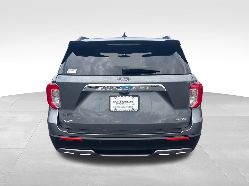 Used 2024 Gray Ford XLT image 4