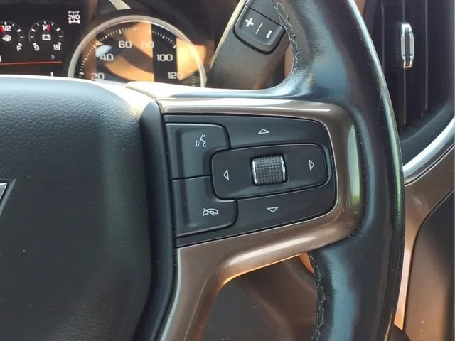 Used 2022 Iridescent Pearl Tricoat Chevrolet High Country image 14