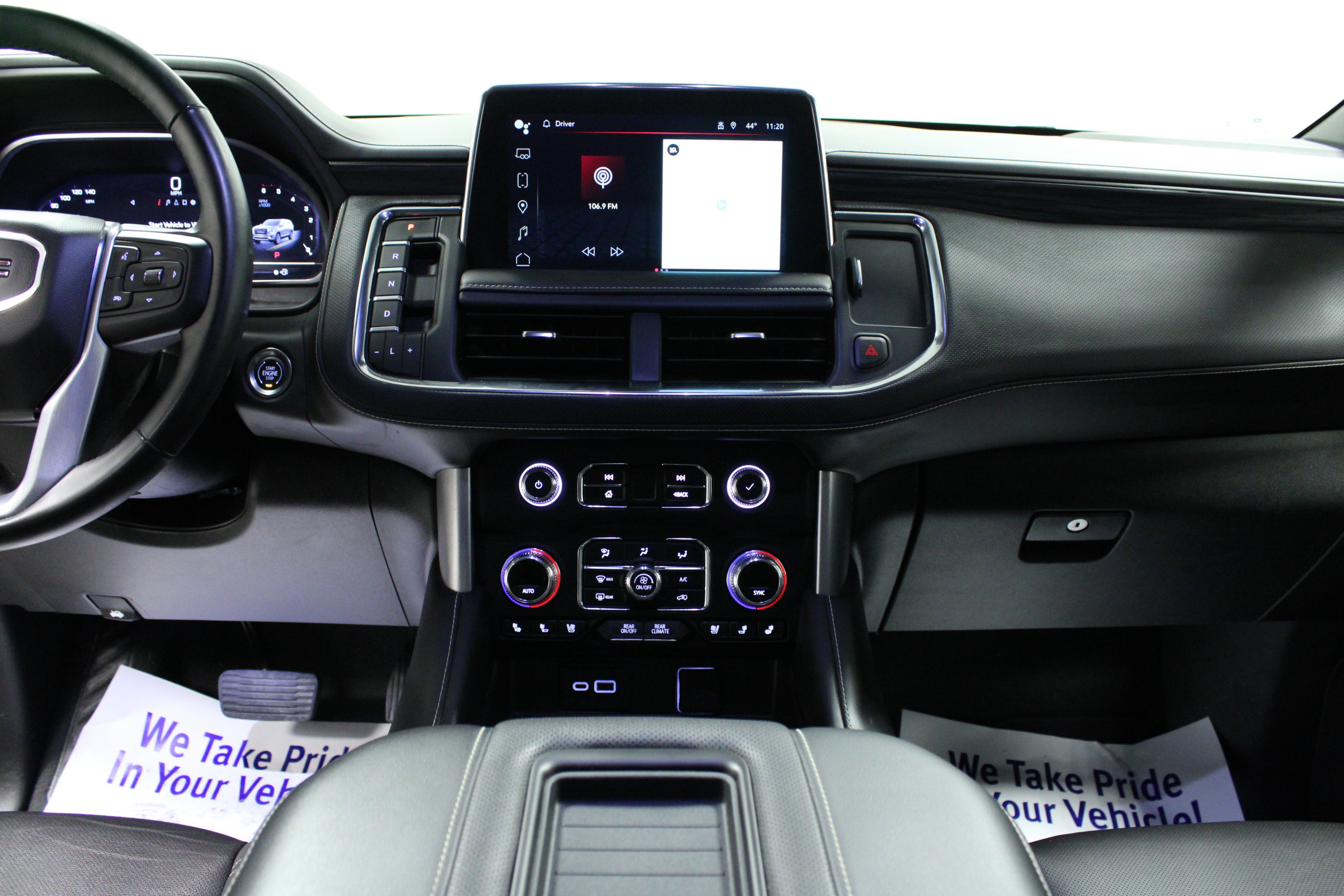 Used 2024 Onyx Black GMC SLT image 19