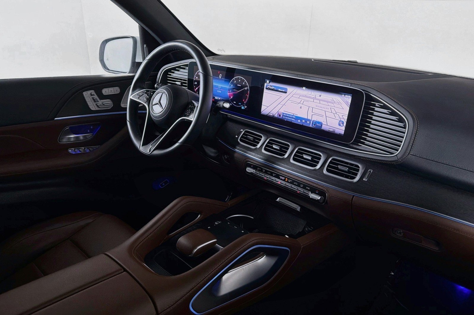 Certified Used 2024 Polar White Mercedes-Benz 450 image 18