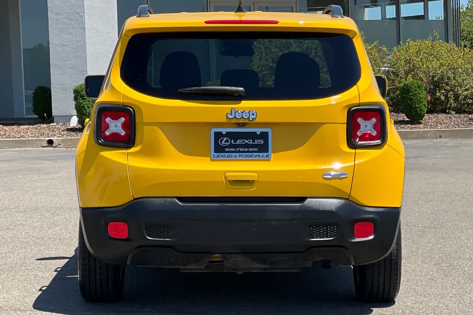 Used 2018 Solar Yellow Jeep Latitude image 8