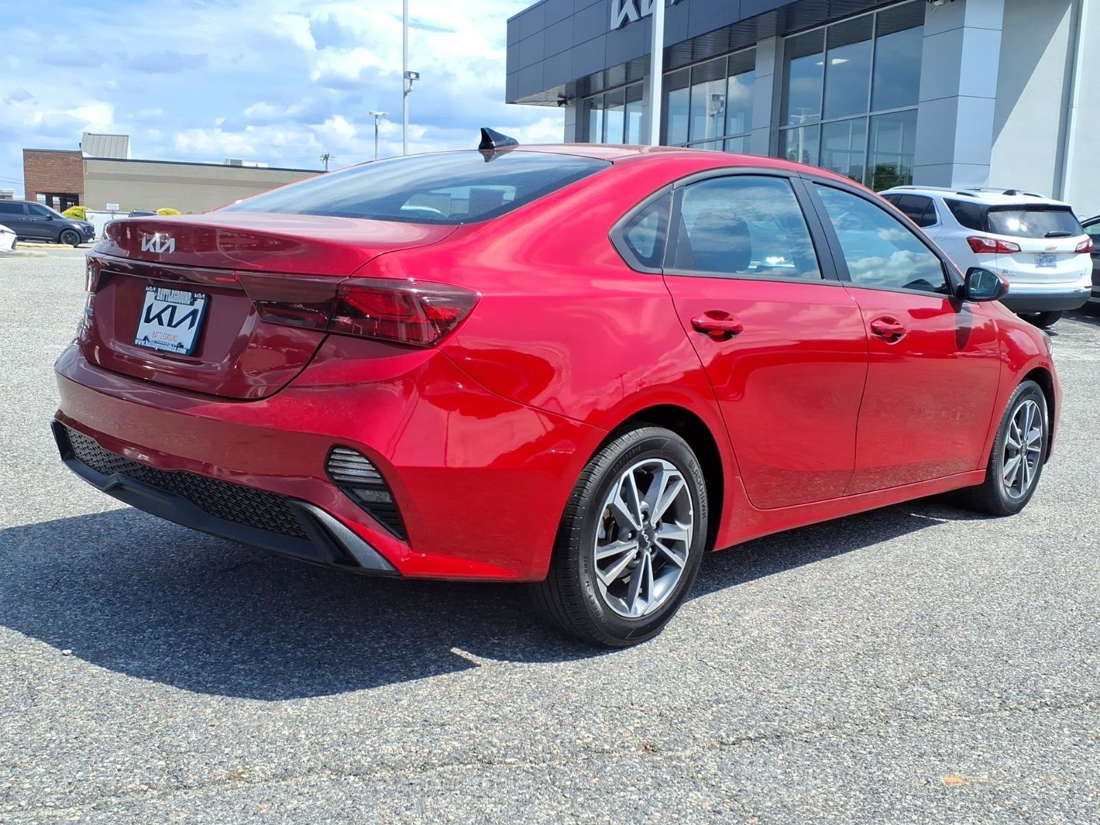 Used 2023 Currant Red Kia LXS image 24
