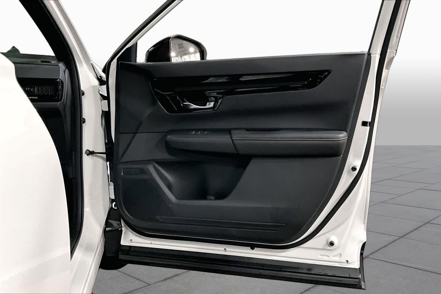 Used 2026 Platinum White Pearl Honda Sport Touring image 23