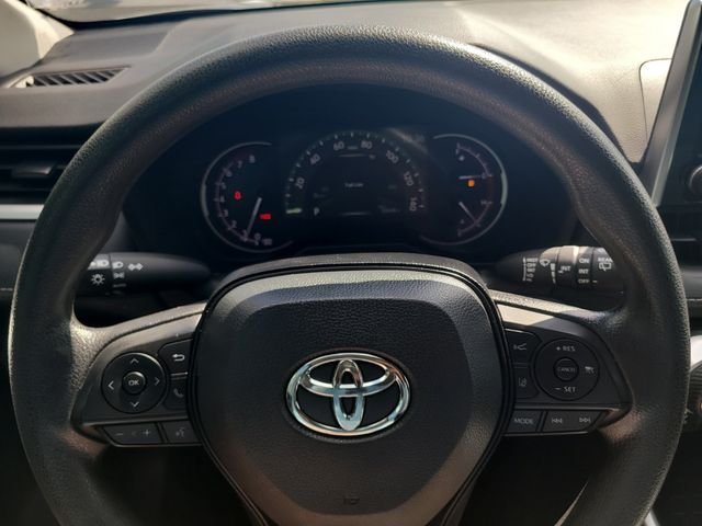 Used 2025 Silver Toyota XLE image 27