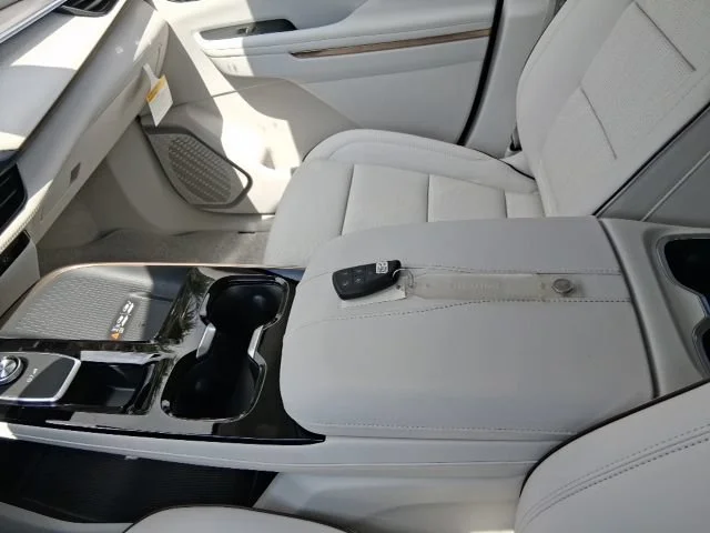 New 2026 Iridescent White Tricoat Buick Avenir image 13