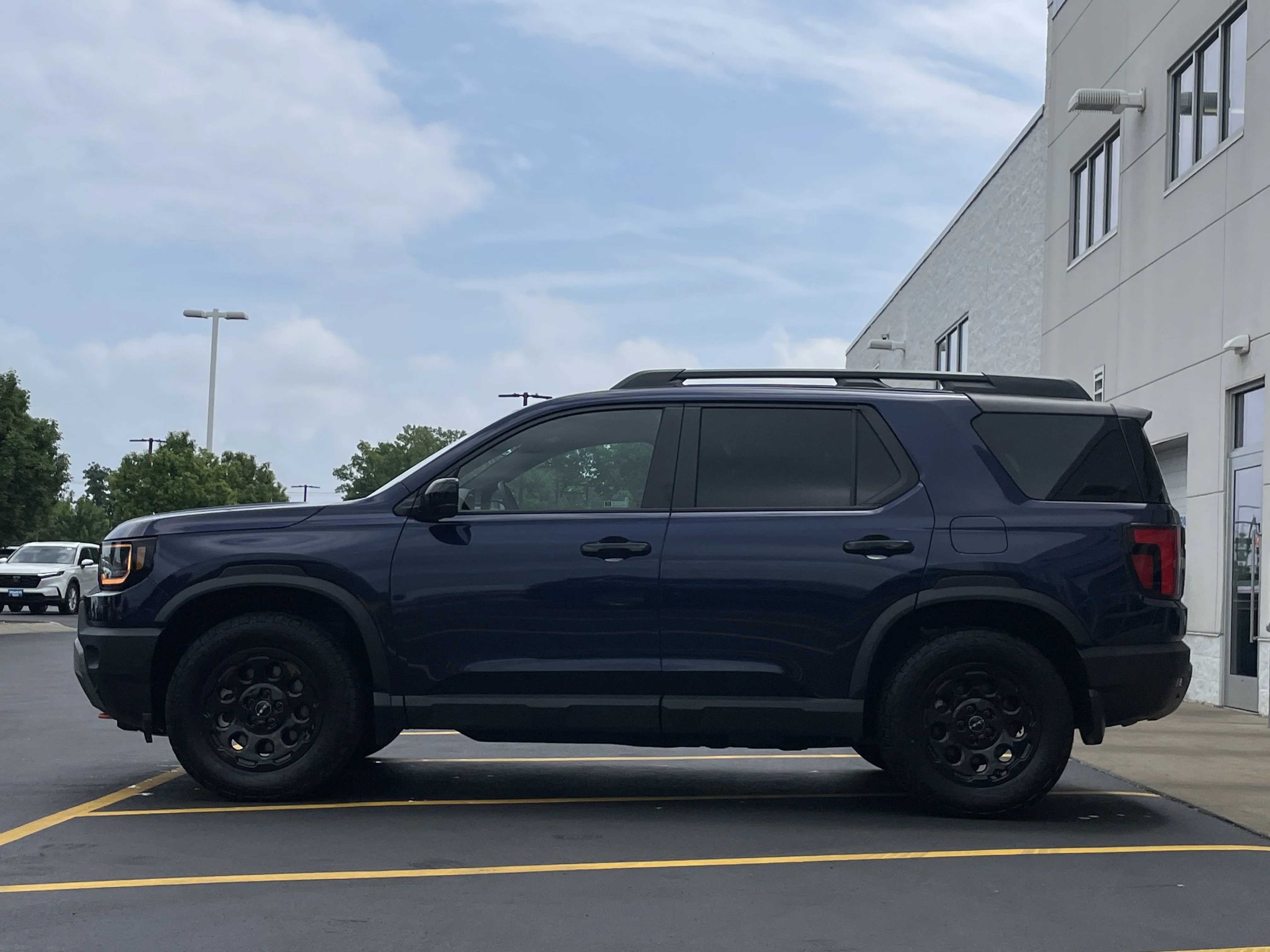 Certified Used 2026 Obsidian Blue Pearl Honda TrailSport Blackout image 37