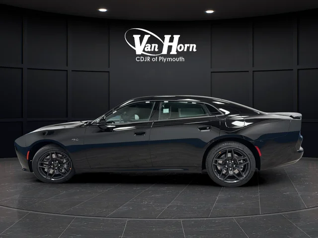 New 2026 Diamond Black Crystal Pearlcoat Dodge R/T image 4