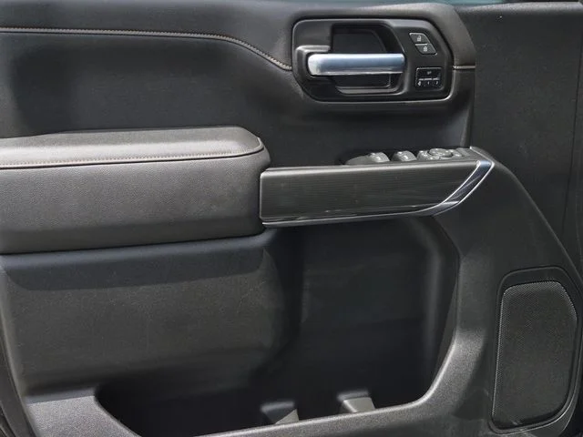 Used 2022 Onyx Black GMC AT4 image 16