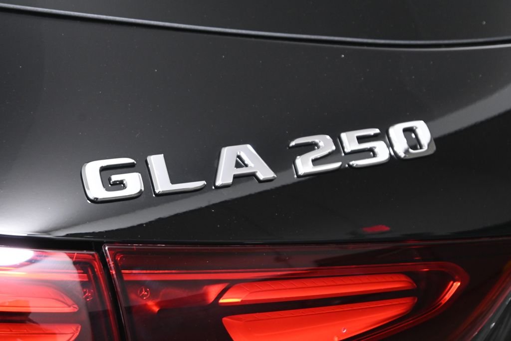 New 2026 Night Black Mercedes-Benz GLA 250 image 37