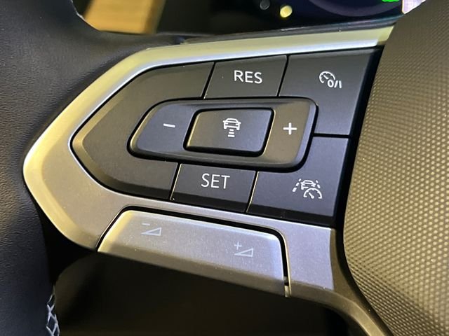 New 2026 Black Volkswagen 2.0T SE w/Technology image 14