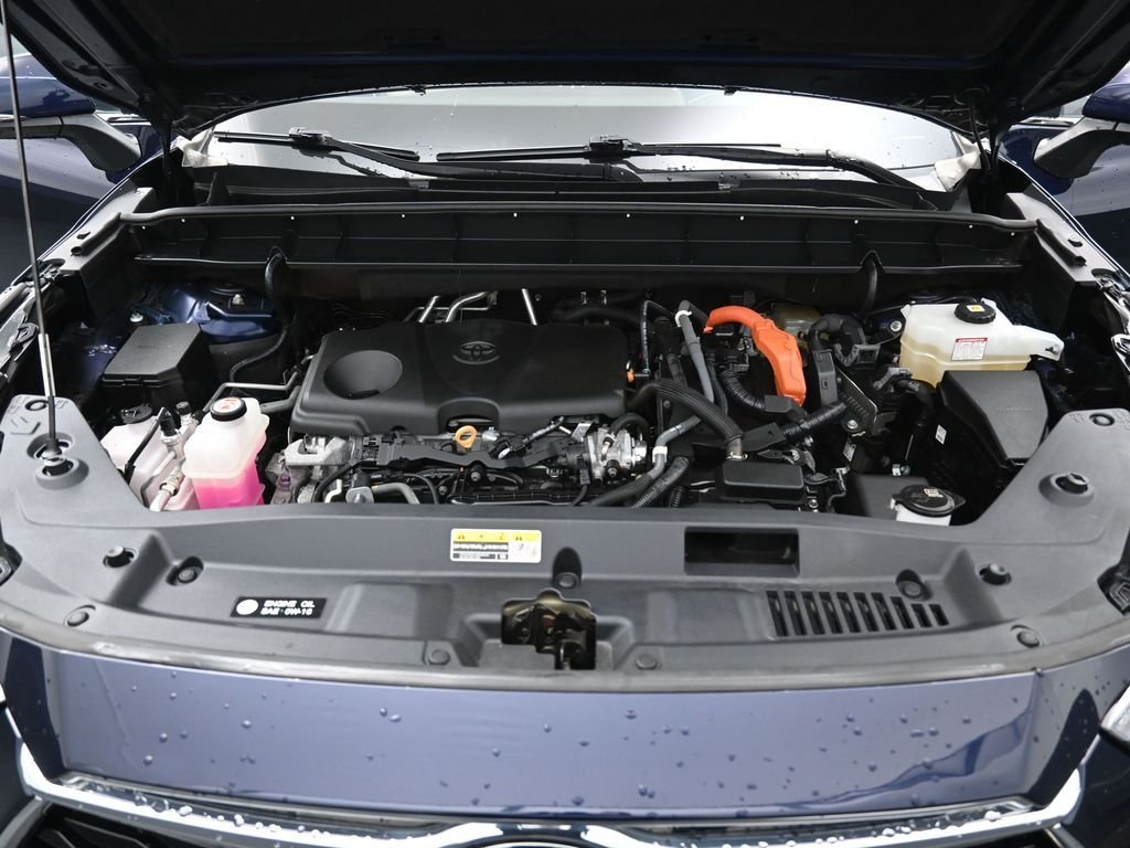 Used 2022  Toyota Limited image 40