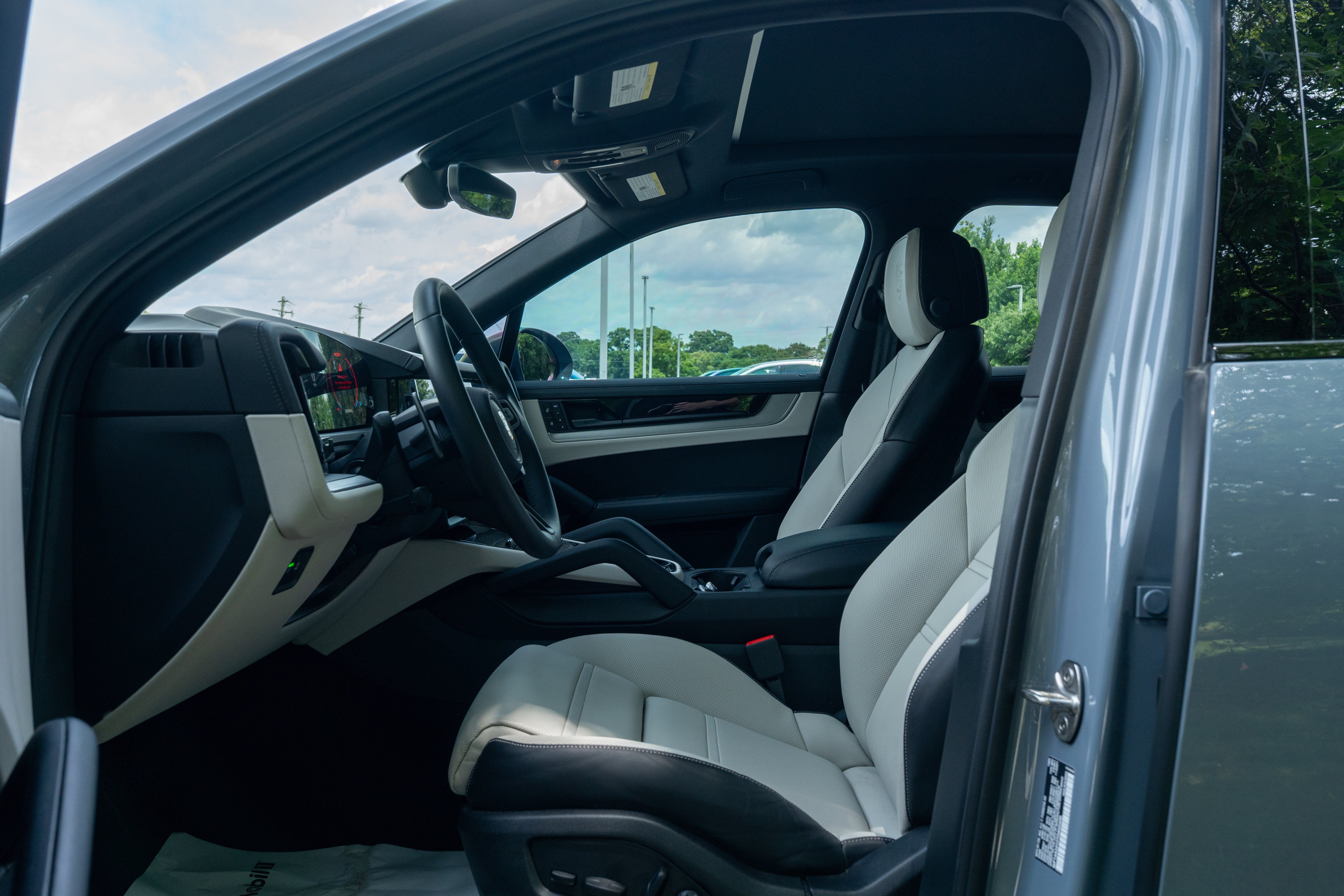 2026 Porsche Cayenne Base - Photo 24