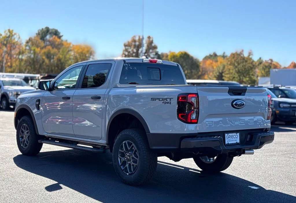 New 2026 Avalanche Ford XLT image 9