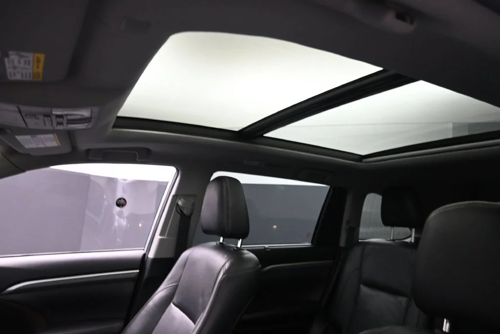 Used 2019 Silver Toyota Limited Platinum image 23