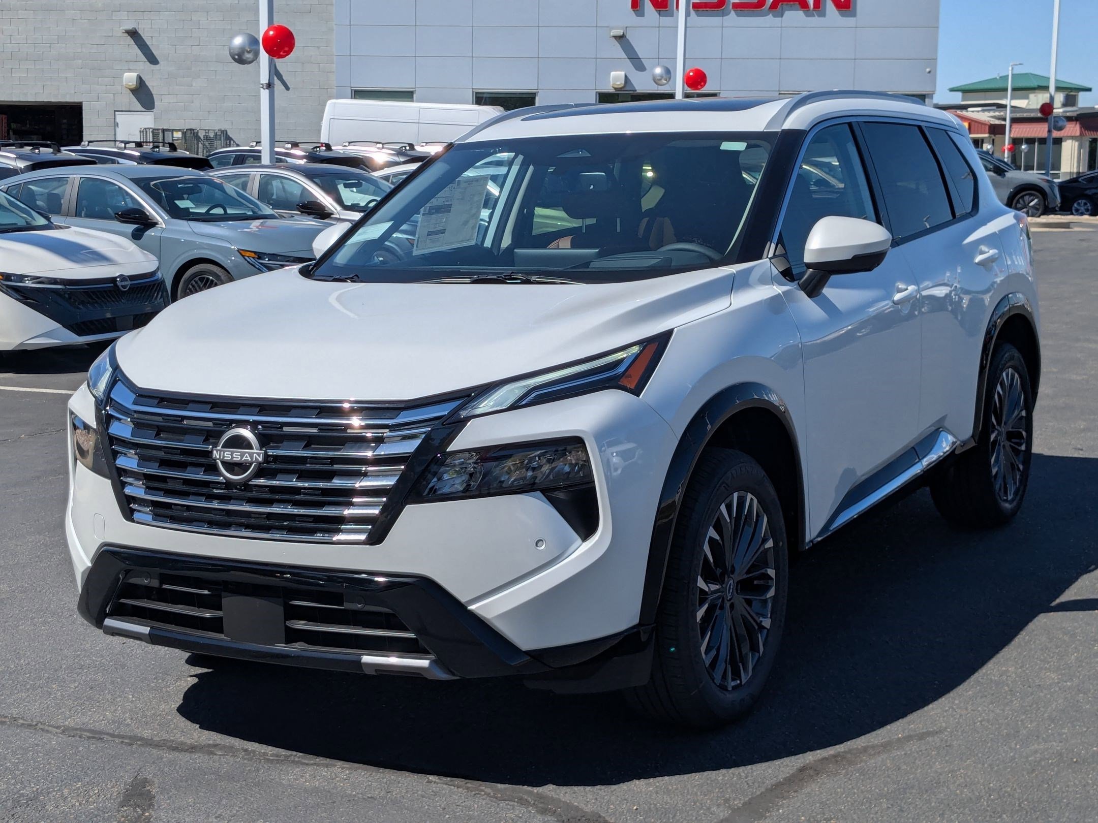 New 2026 Everest White Pearl Tricoat Nissan Platinum image 8