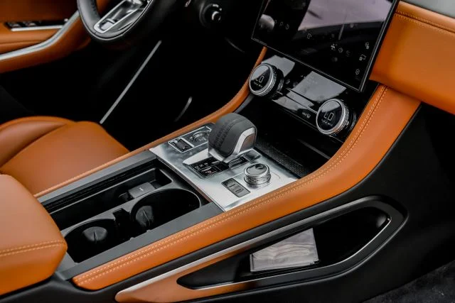2026 Jaguar F-Pace R-Dynamic S - Photo 29