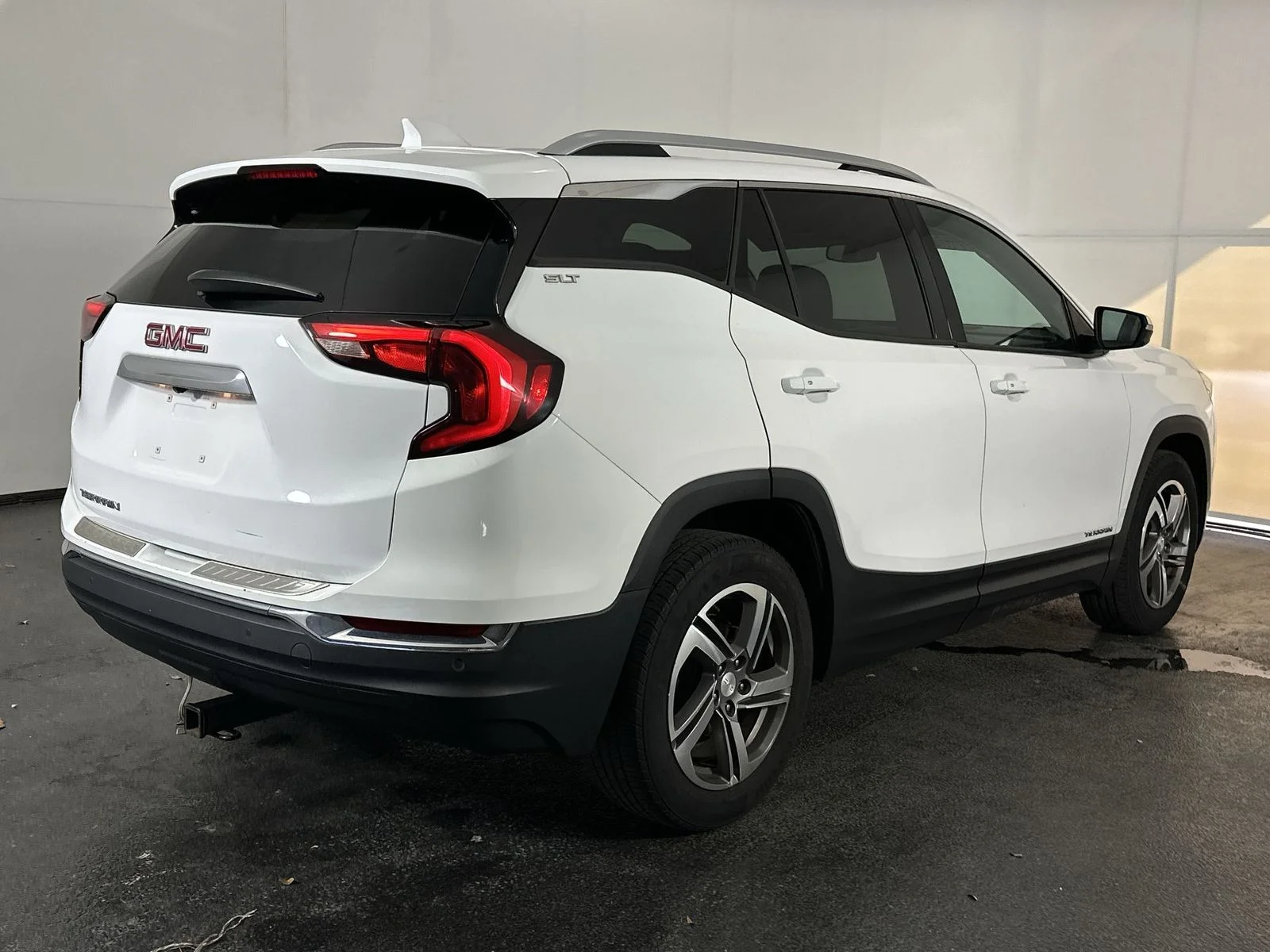 Used 2018 White GMC SLT image 8