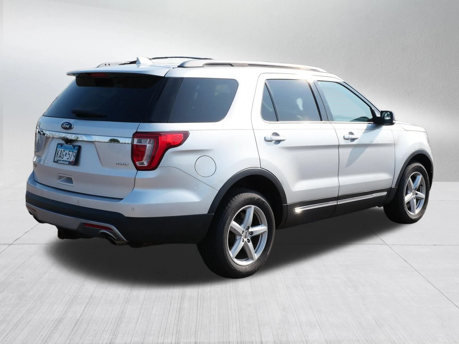 Used 2017 Ingot Silver Metallic Ford XLT image 7