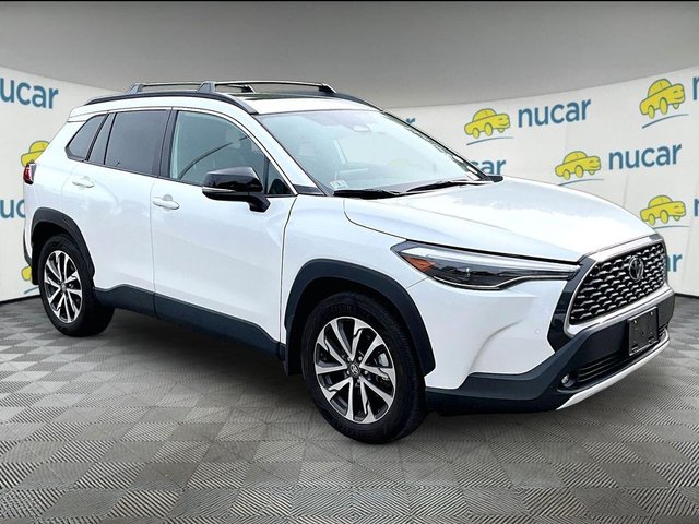 2025 Toyota Corolla Cross XLE