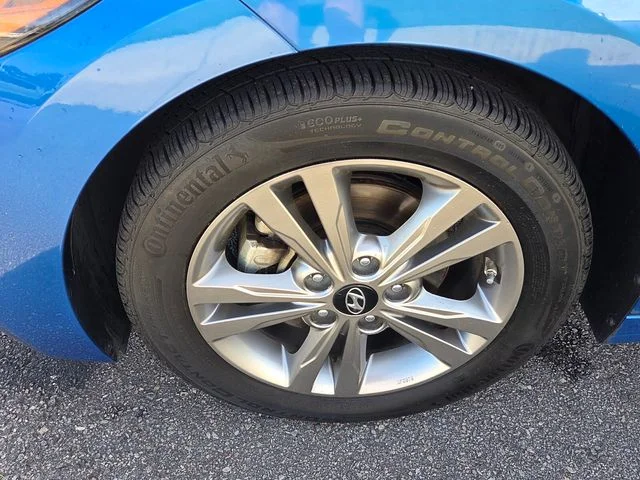 Used 2017 Blue Hyundai SE image 15