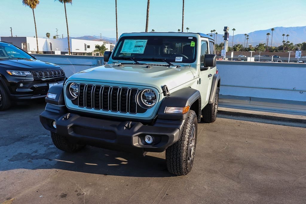 New 2026 Earl Clearcoat Jeep Sport S image 4
