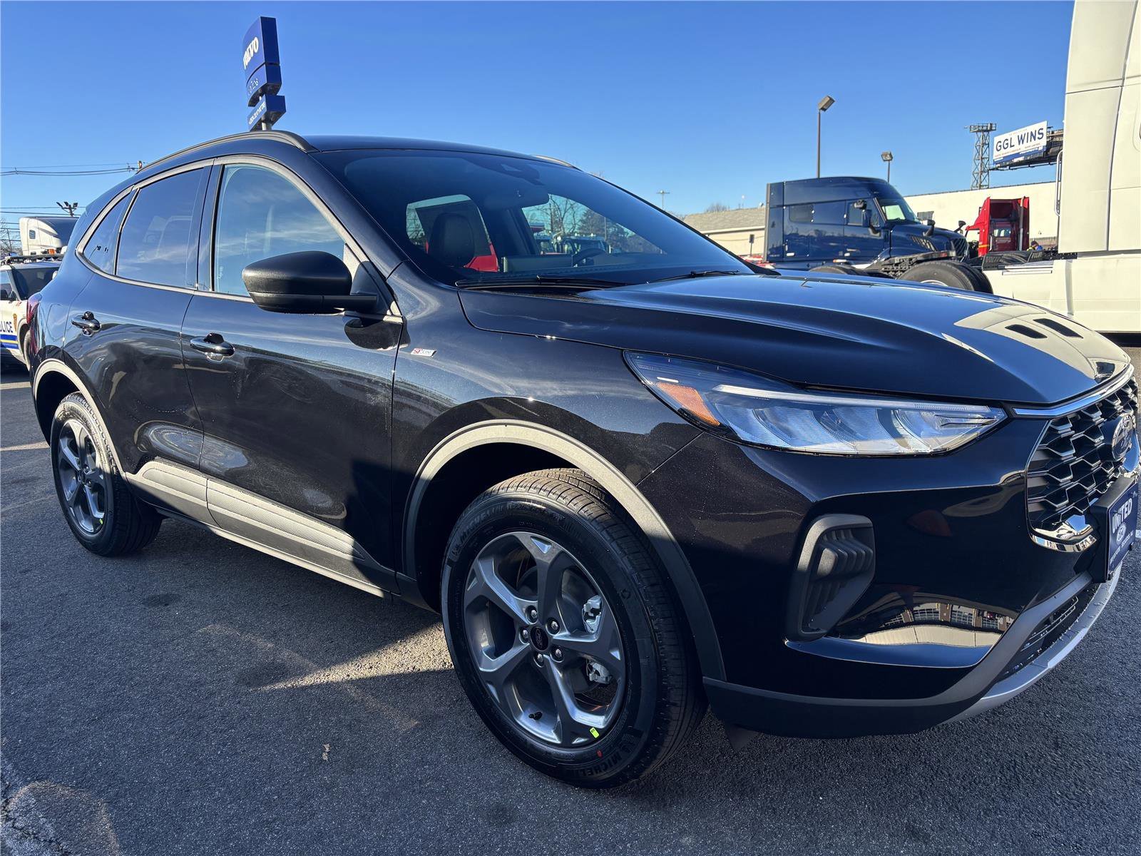 New 2026 Agate Black Metallic Ford ST-Line image 2